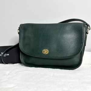 Coach vintage Bottle green city bag made in united states. very clean condition